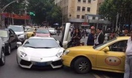 南京出租车爆料案件最新,真相与争议交织的出租车司机维权之路